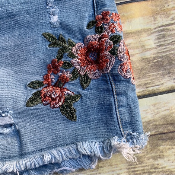 WAX jeans denim short shorts embroidered SMALL 25 - Picture 2 of 6